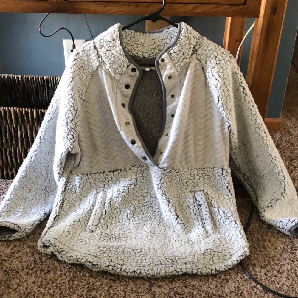 Women’s Faux Fur/Sherpa Jacket